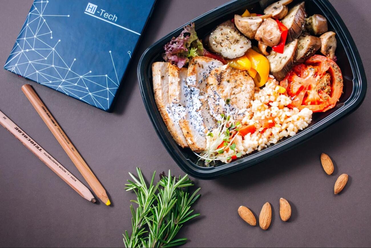 Bí quyết chọn món ăn phù hợp để duy trì năng lượng khi công tác